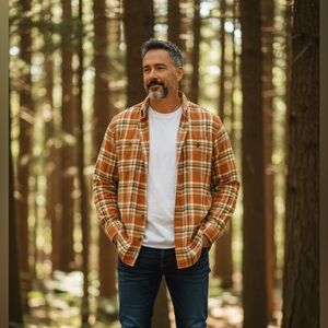 Eddie Bauer classic fit, NWOT thick flannel shirt,  Size Medium